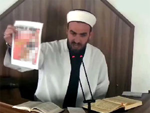 Oflu Hoca bu karikatürle çıldırdı!