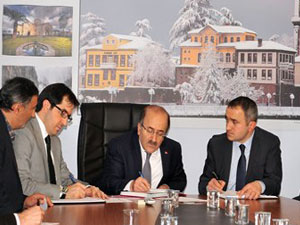 Gümrükçüoğlu: Onların emrindeyiz