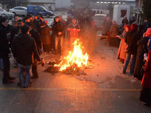 Fabrika işçileri eylemde