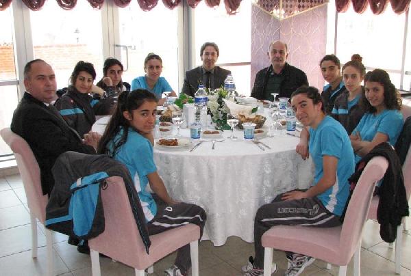 Hakkarigücü'nün kadın oyuncuları