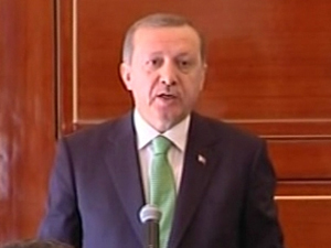 "İslam dünyası üzerinde bir oyun oynanıyor"