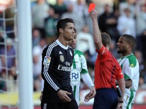 Ronaldo'dan Rakibine Yumruk
