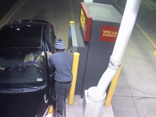 Hırsız arabasını çaldığı kadını bagaja koydu