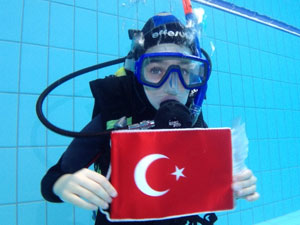 Avrupa’nın en küçük dalgıcı Yasemin