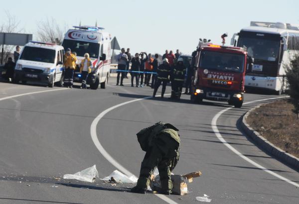Şüpheli koliden çay seti çıktı