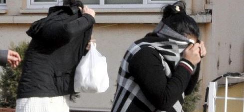 Hırsızlık zanlıları tutuksuz yargılanacak