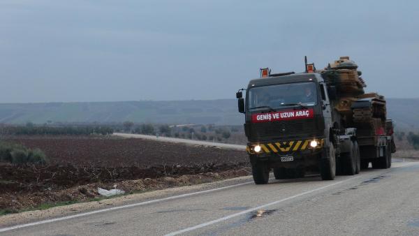 Sınırda askeri sevkiyat