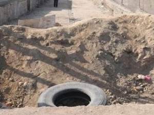 Cizre’de hendekler kapatılmaya başlandı