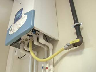 Doğalgaz patlaması 150 evi boşalttırdı