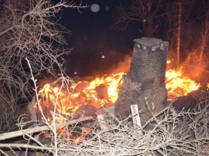 Gümüşhane'de yangın! Ev,samanlık,hayvanlar...