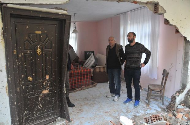 Rize yol yapımı evi yıktı