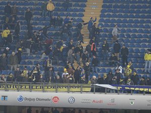 Fenerbahçe tribünleri karıştı!