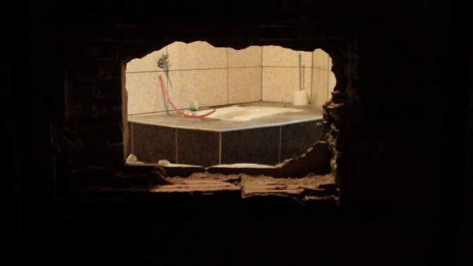 Duvarı delip 8 milyonluk vurgun yaptılar