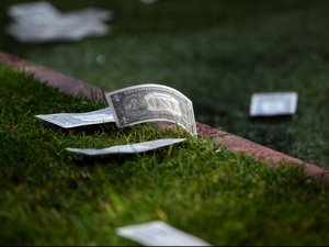 Avni Aker'de ilginç protesto!