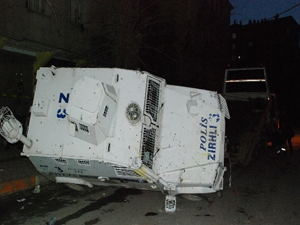 Olaylı "Apo" yürüyüşü: 3 polis yaralı