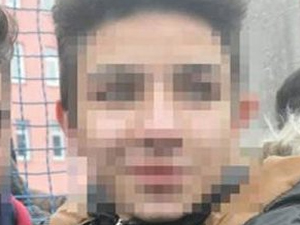 14 yaşında silahla sınıf bastı!