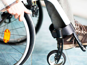 Giresun'da 10 engelliye akülü araç