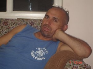 Kanıyla not yazıp intihar etti