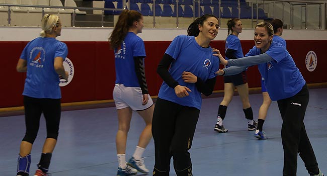 "8 haftalık hamileyken maça çıktım"