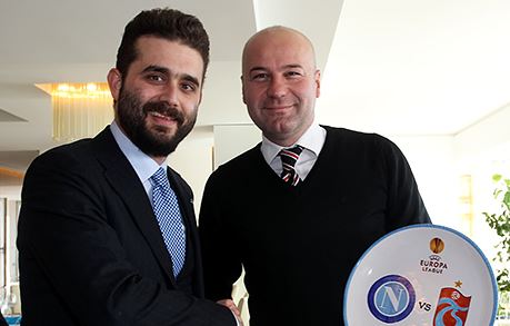 Trabzonspor Napoli'de yemekte