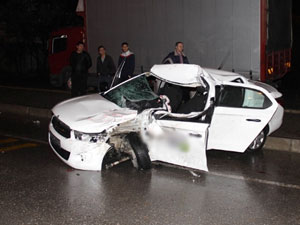 Otomobil kamyonete çaptı