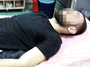 Hem bıçaklandı hem kaza yaptı