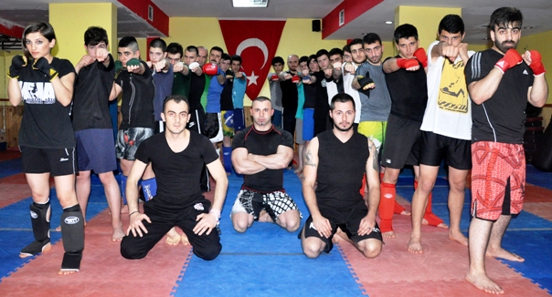 Kafes dövüşünde Trabzon fırtınası