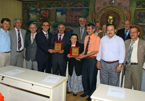 İl genel meclisinden plaket