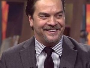 Beyaz'dan yardımcısına büyük jest