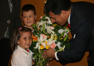 Vali Okutan'ı şaşırtan minik