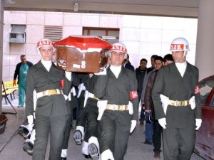 Astsubay intihar etti