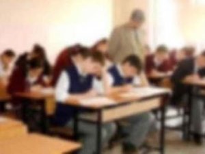 Kızlı-erkekli oturmak yasak