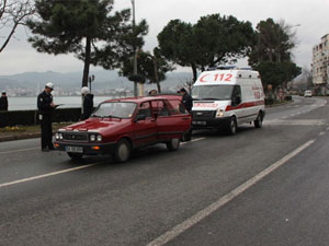 Yolun karşısına geçmeye çalışırken...