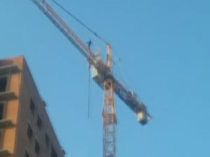 Onlarca metre yüksekten ölüme düştü