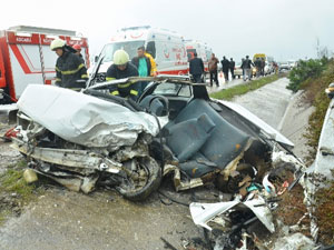 Otomobil ile cip çarpıştı