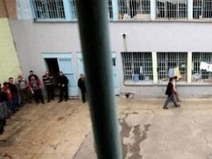 Cezaevleri dolup taşıyor