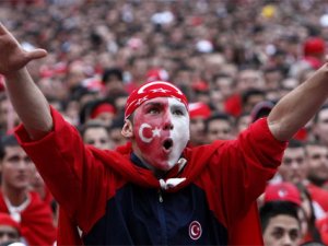 Türkiye Hollanda'yı elinden kaçırdı