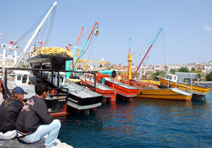 Fırtına balıkçıya mola verdirdi