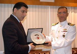 Harp okulu gemileri Trabzon'da