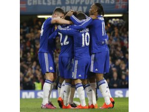 Chelsea şampiyonluğa koşuyor