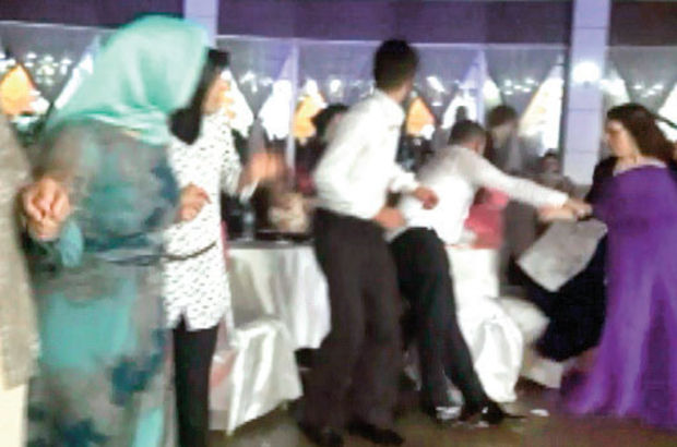 Horon oynarken arkadan böyle vurdu