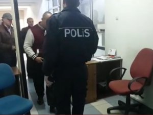 Aileler Trabzon Valiliği'nin kapısında....