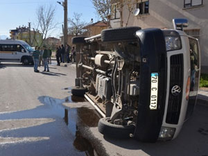 Okul servisleri çarpıştı