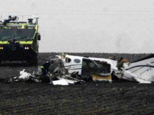 Basketbolcuları taşıyan uçak düştü!