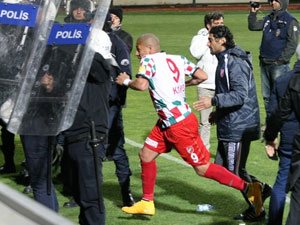 PTT 1.lig maçında olaylar çıktı