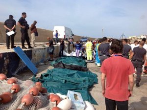 Kaçak göçmen faciası: 400 ölü