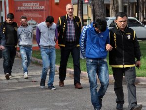 Facebook'tan kandırıp tecavüz ettiler!