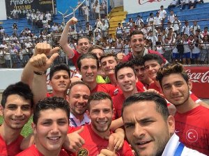 Erdoğdu Lisesi'ne tebrik yağıyor