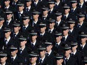 Polislere kötü haber