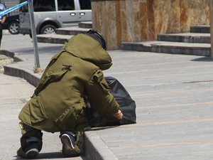 Trabzon'da şüpheli çanta fünye ile patlatıldı. 19 Nisan 2015